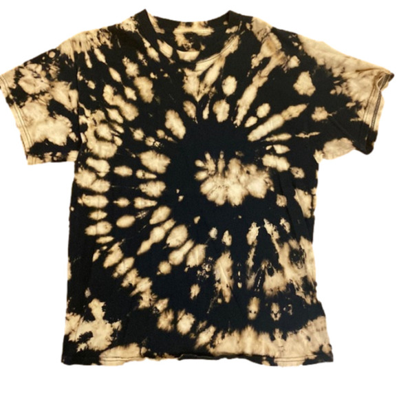 Tops - Tie dye shirt size large short sleeved bleached black tshirt top